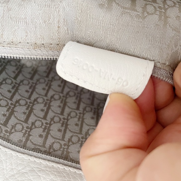 Christian Dior white leather double pocket purse - Picture 8 of 13